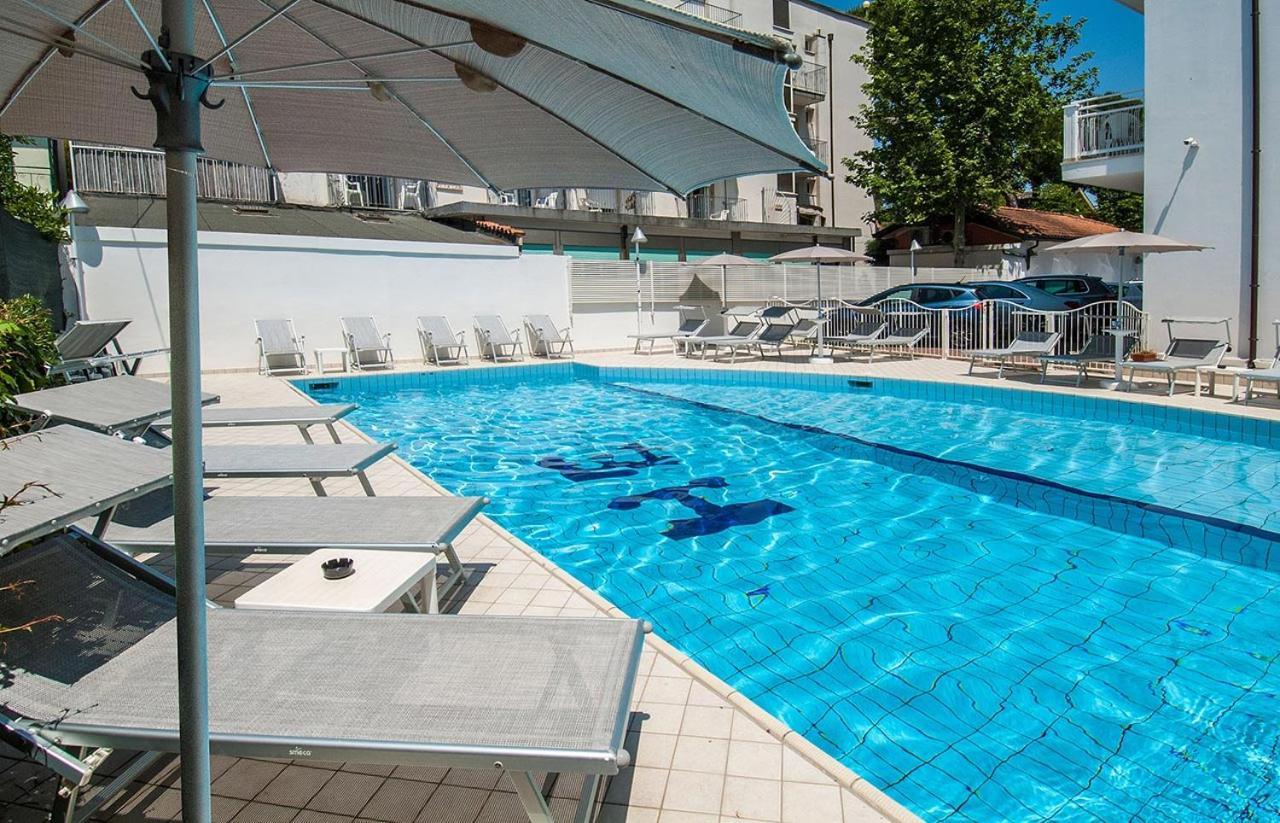 Hotel Embassy Riccione Eksteriør bilde