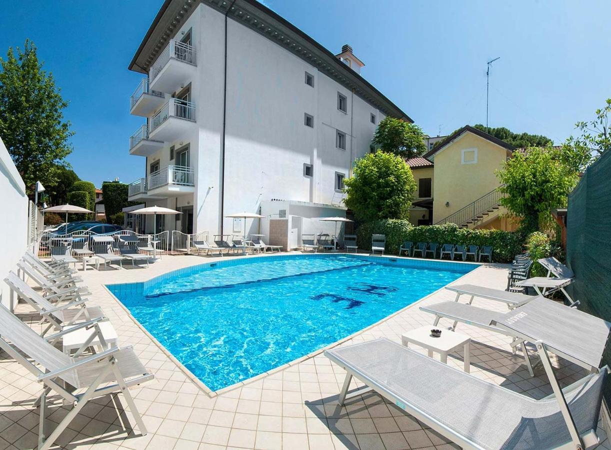 Hotel Embassy Riccione Eksteriør bilde