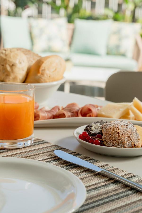 Hotel Embassy Riccione Eksteriør bilde