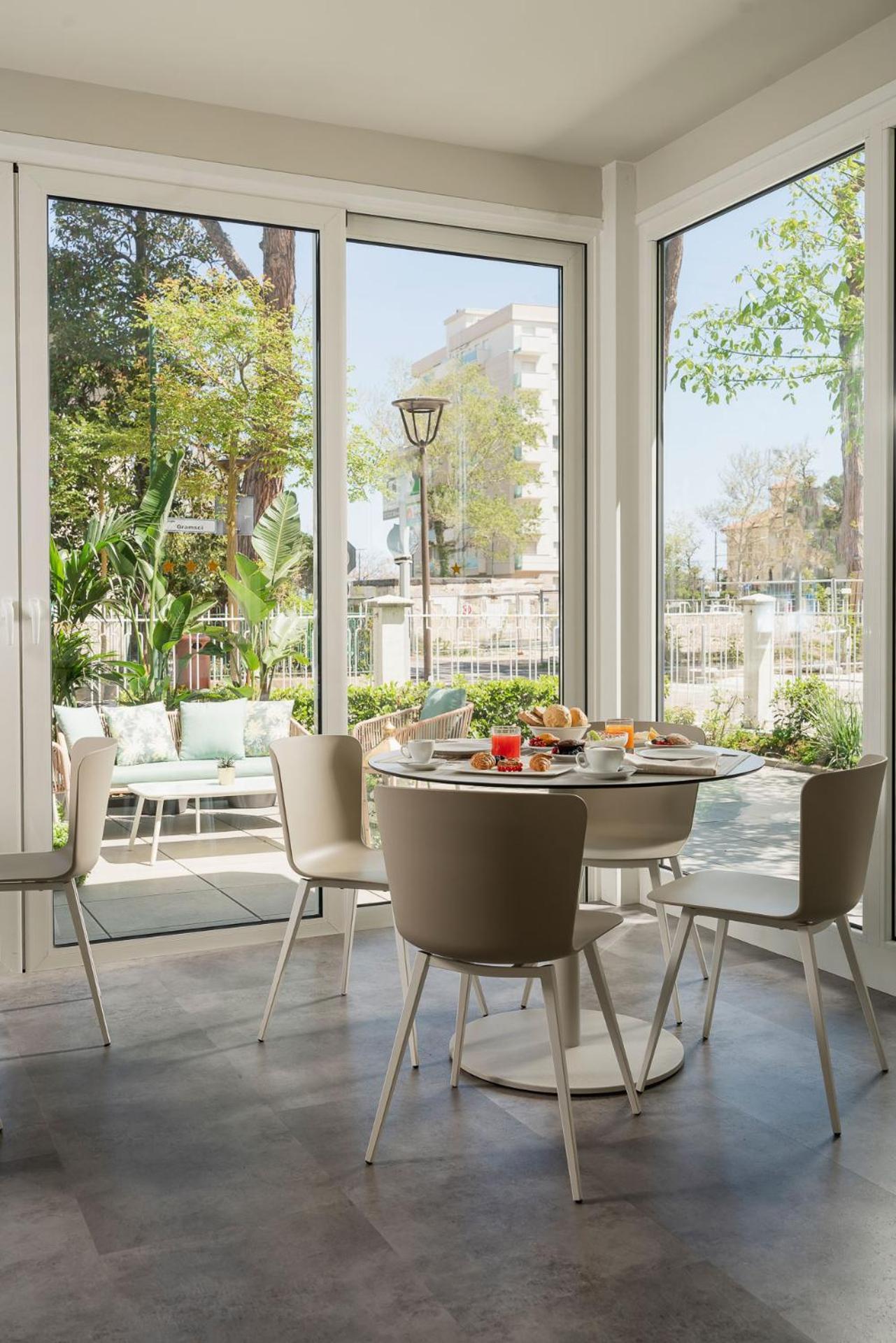 Hotel Embassy Riccione Eksteriør bilde